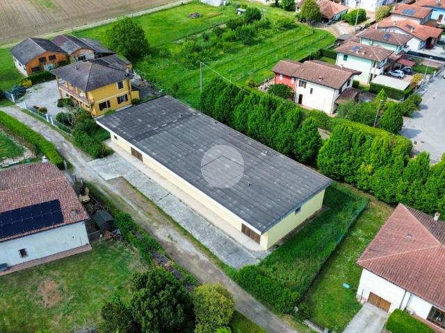 Locale Commerciale in vendita a Goito, Lombardia