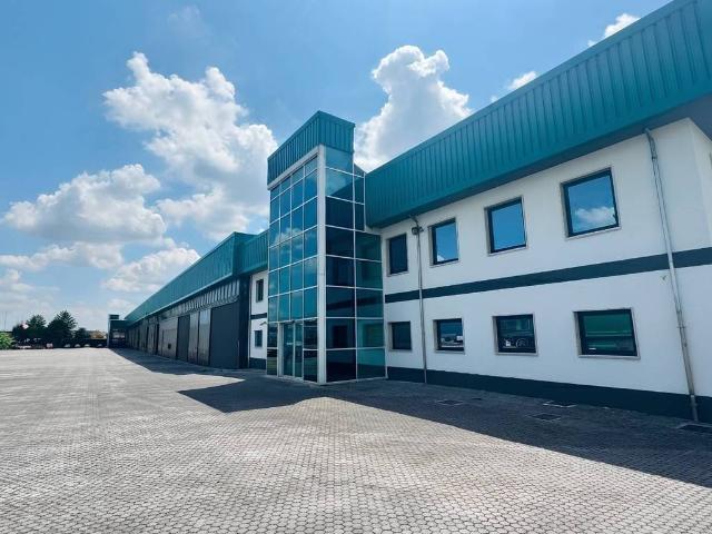 Locale Commerciale in vendita a Goito, Lombardia