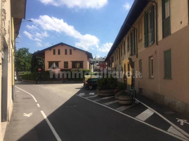 Locale Commerciale in vendita a Gorgonzola, Lombardia