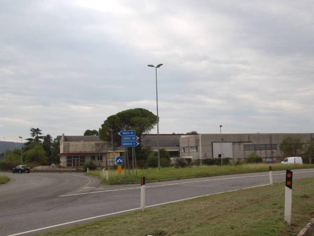 Locale Commerciale in vendita a Gorizia, Friuli-Venezia Giulia