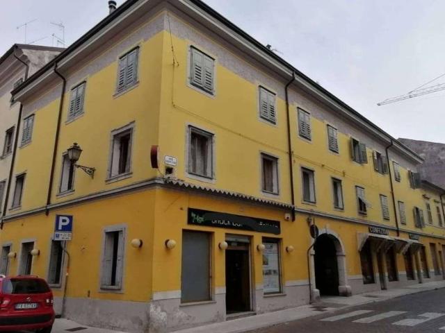 Locale Commerciale in vendita a Piazzutta / Placuta, Gorizia