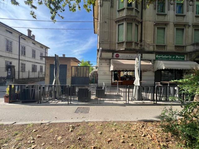 Locale Commerciale in vendita a Sant'Anna / Sveta Ana, Gorizia