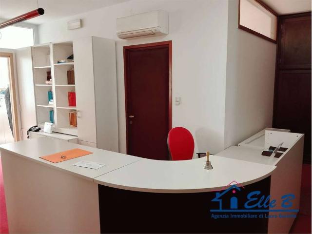 Locale Commerciale in vendita a San Rocco / Podturn, Gorizia
