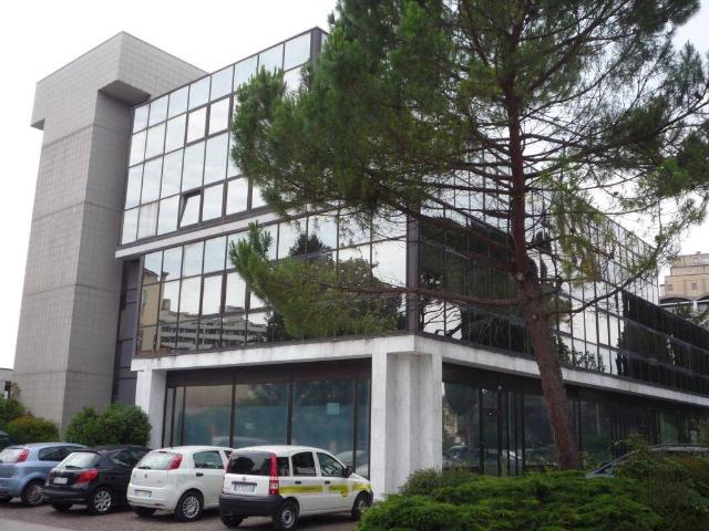Locale Commerciale in vendita a Sant'Anna / Sveta Ana, Gorizia