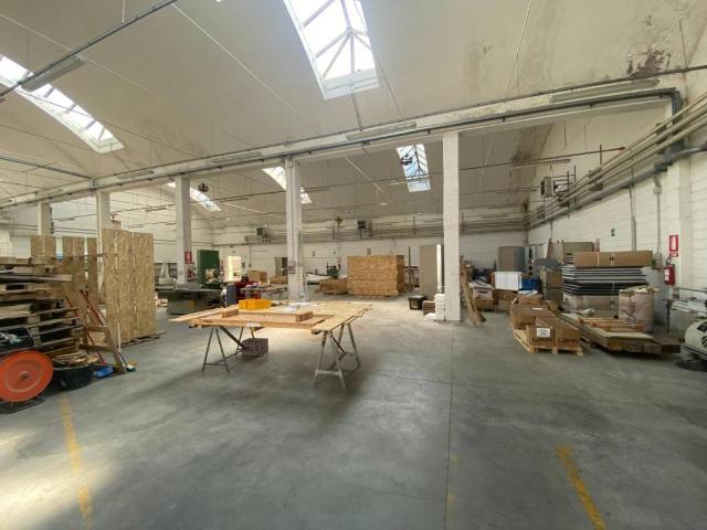 Locale Commerciale in vendita a Gorizia, Friuli-Venezia Giulia