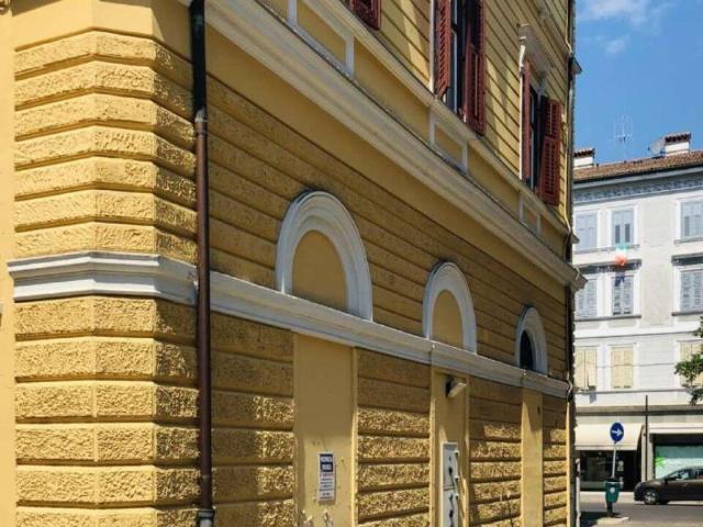 Locale Commerciale in vendita a Borgo Castello, Gorizia
