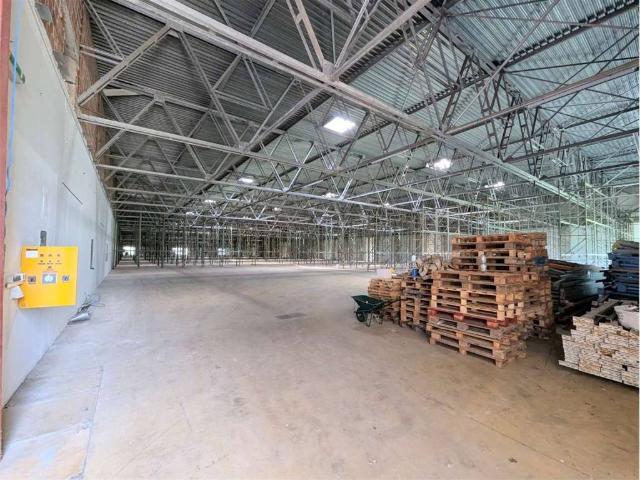 Locale Commerciale in vendita a Gorizia, Friuli-Venezia Giulia