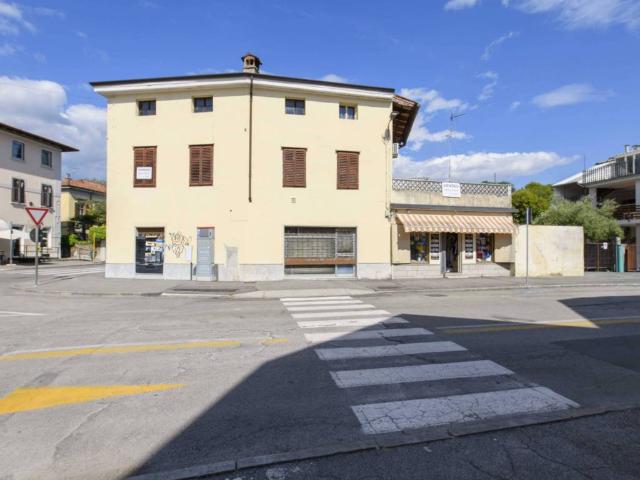Locale Commerciale in vendita a Studenec / Studenitz, Gorizia
