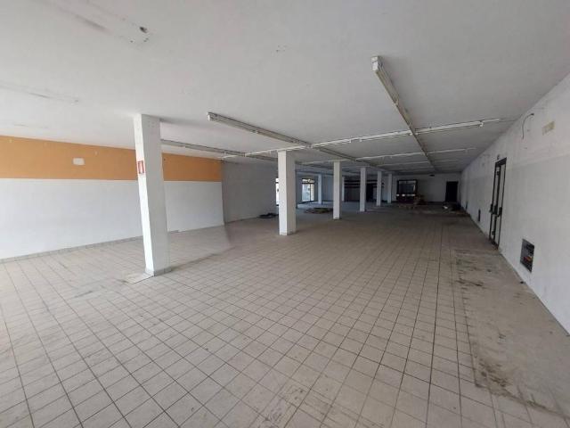 Locale Commerciale in vendita a Gottolengo, Lombardia