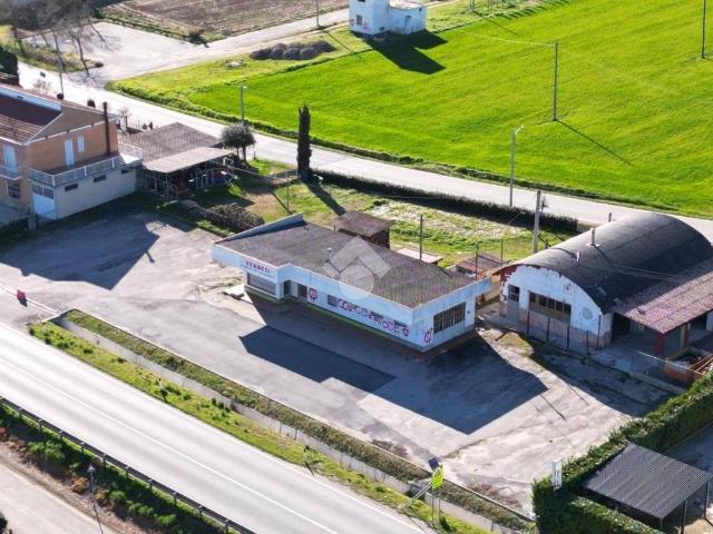 Locale Commerciale in vendita a Piemonte, Cuneo