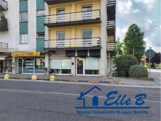 Locale Commerciale in vendita a Gradisca D'isonzo, Friuli-Venezia Giulia