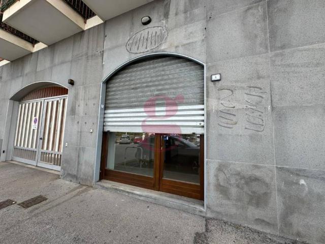 Locale Commerciale in vendita a Gragnano, Campania