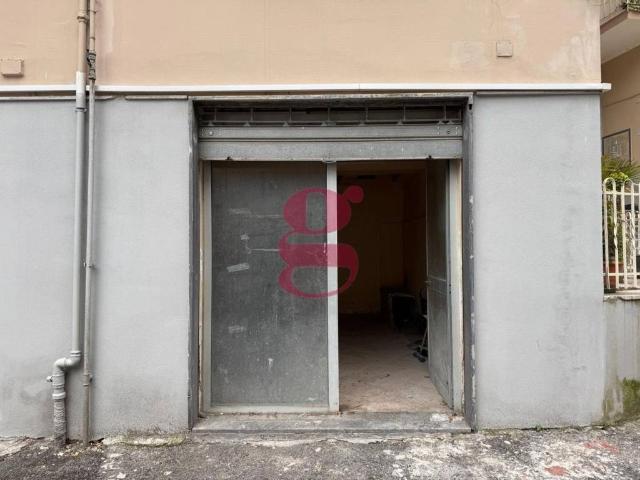 Locale Commerciale in vendita a Sigliano, Gragnano