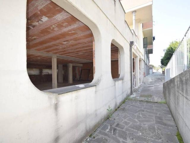 Locale Commerciale in vendita a Gragnano Trebbiense, Reggio Emilia