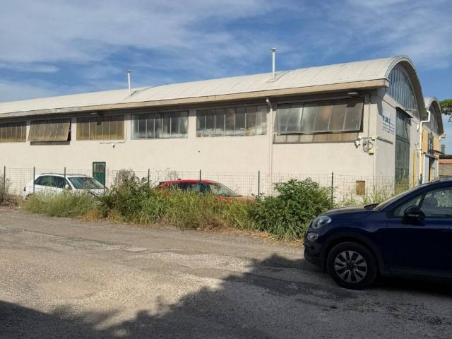 Locale Commerciale in vendita a Unione Terre di Pianura, Granarolo Dell'emilia