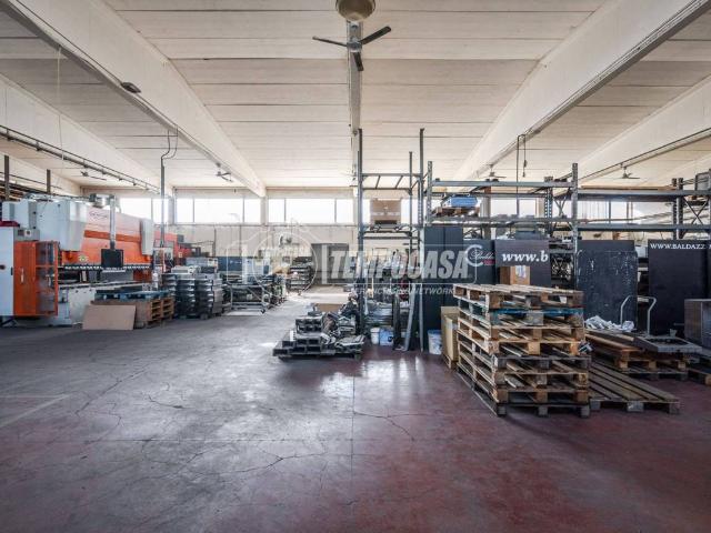 Locale Commerciale in vendita a Unione Terre di Pianura, Granarolo Dell'emilia