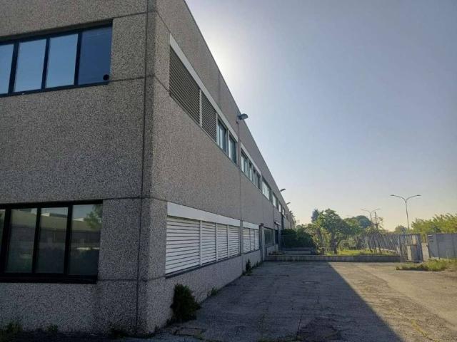 Locale Commerciale in vendita a Unione Terre di Pianura, Granarolo Dell'emilia
