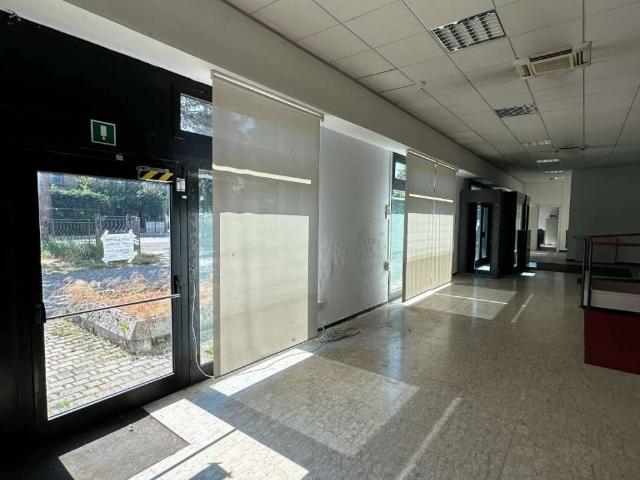 Locale Commerciale in vendita a Unione Terre di Pianura, Granarolo Dell'emilia