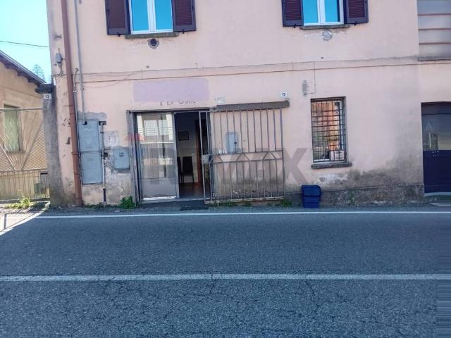 Locale Commerciale in vendita a Comunità Montana Valli del Verbano, Grantola