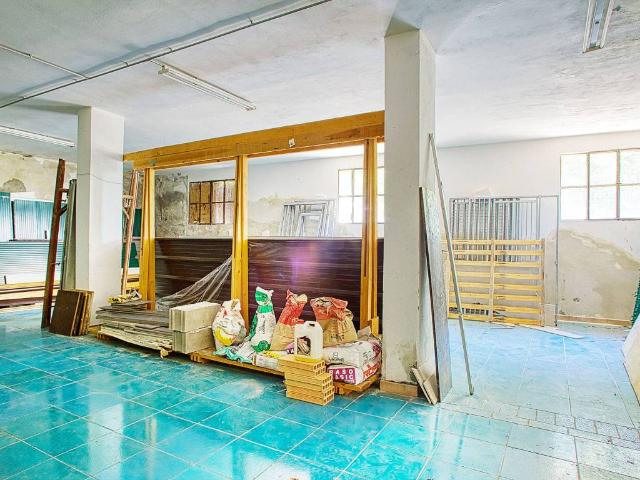 Locale Commerciale in vendita a Comunità Montana Valli del Verbano, Grantola
