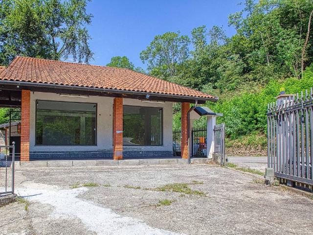 Locale Commerciale in vendita a Comunità Montana Valli del Verbano, Grantola