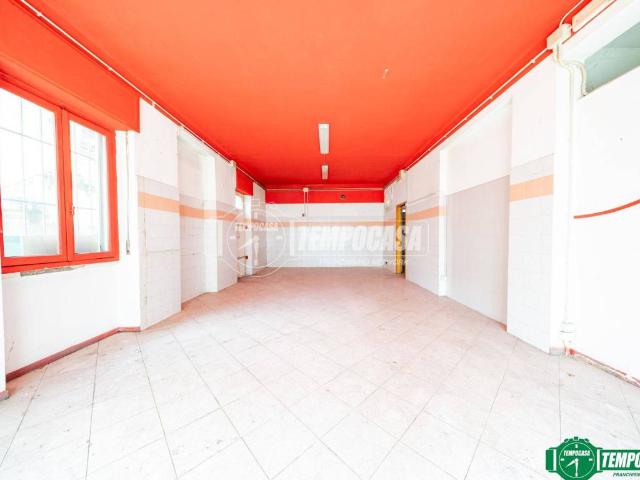 Locale Commerciale in vendita a Pedemonte, Piemonte