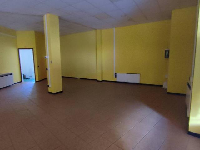 Locale Commerciale in vendita a Pedemonte, Gravellona Toce