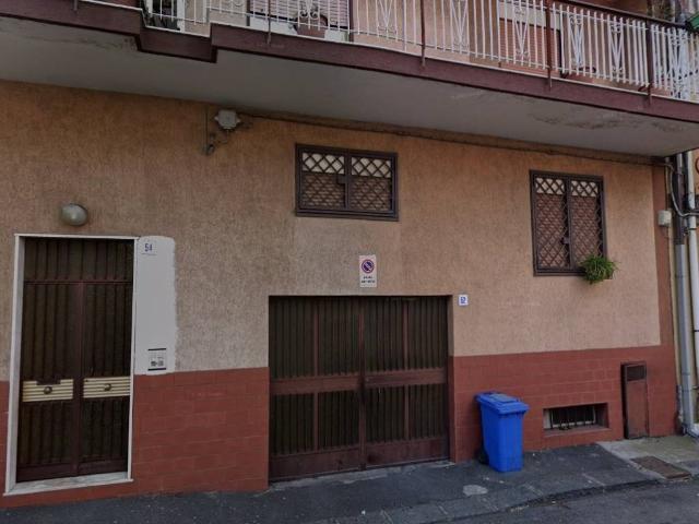 Locale Commerciale in vendita a San Paolo, Gravina Di Catania