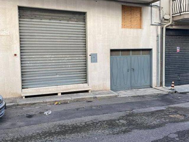 Locale Commerciale in vendita a Puglia, Bari
