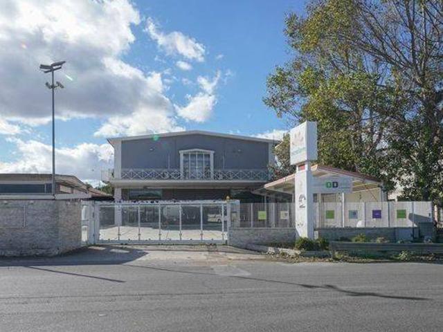 Locale Commerciale in vendita a Puglia, Bari
