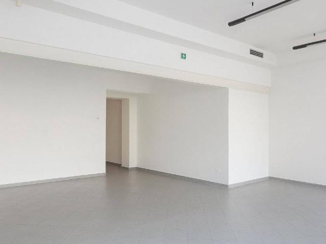 Locale Commerciale in vendita a Grezzana, Veneto