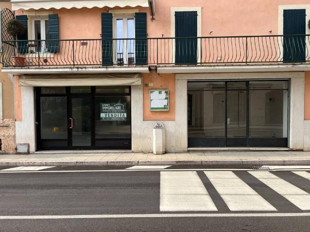 Locale Commerciale in vendita a Grezzana, Veneto