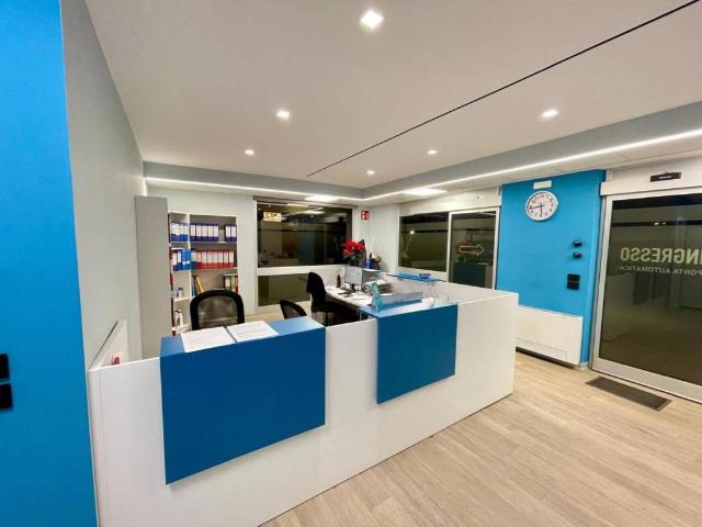 Locale Commerciale in vendita a Piemonte, Cuneo