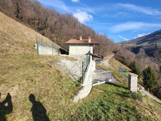 Locale Commerciale in vendita a Grone, Lombardia