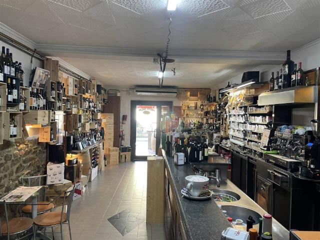 Locale Commerciale in vendita a Istia d'Ombrone, Grosseto
