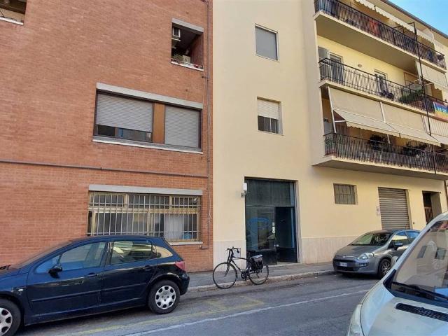 Locale Commerciale in vendita a Porta Vecchia, Grosseto