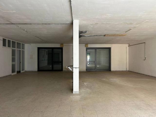 Locale Commerciale in vendita a Puglia, Taranto