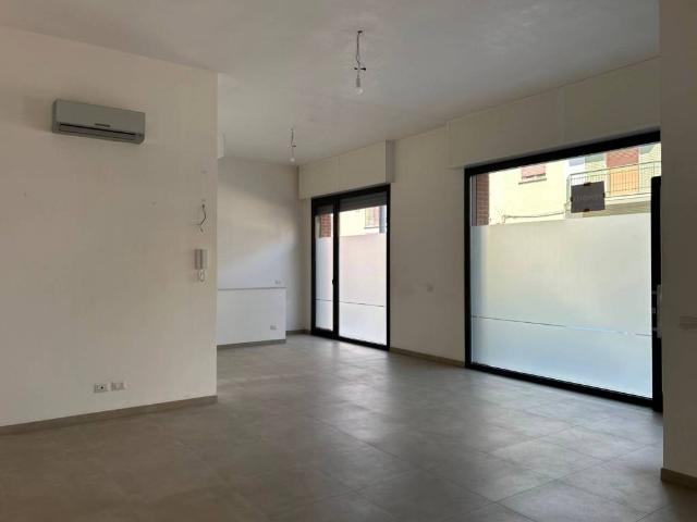 Locale Commerciale in vendita a Puglia, Taranto
