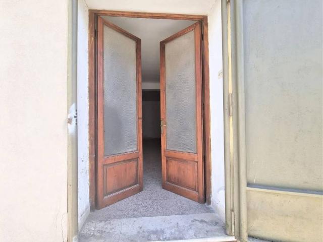 Locale Commerciale in vendita a Puglia, Taranto