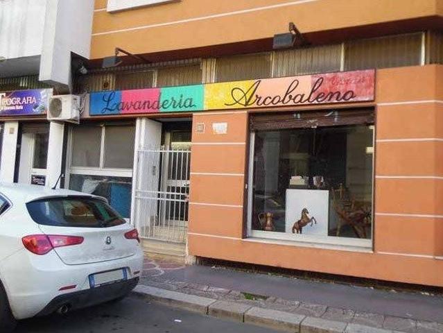Locale Commerciale in vendita a Puglia, Taranto