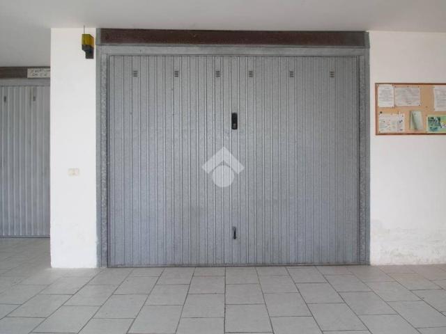 Locale Commerciale in vendita a Marche, Ascoli Piceno