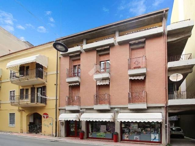 Locale Commerciale in vendita a Marche, Ascoli Piceno