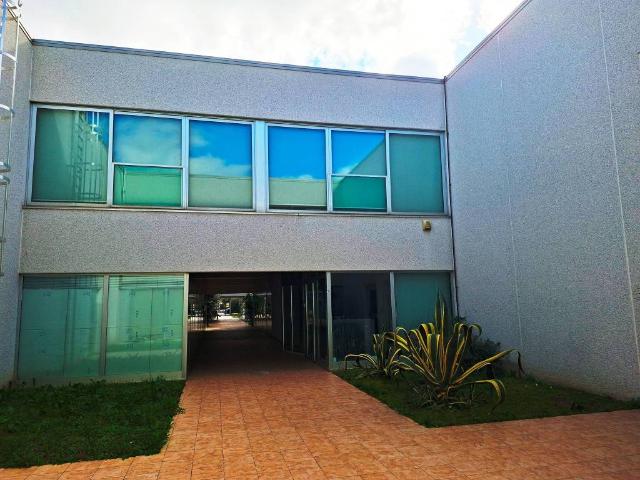 Locale Commerciale in vendita a Marche, Fermo