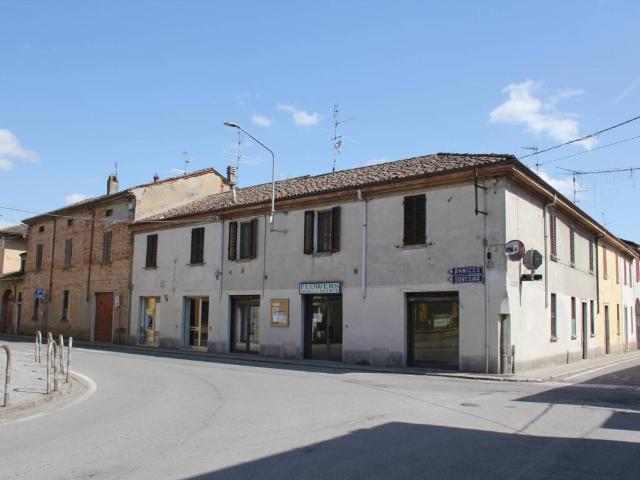Locale Commerciale in vendita a Grumello Cremonese, Lombardia