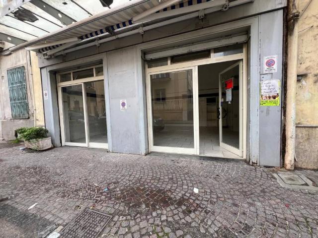 Locale Commerciale in vendita a Zona Maddalena, Grumo Nevano