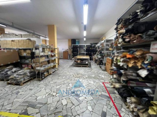 Locale Commerciale in vendita a San Domenico, Grumo Nevano