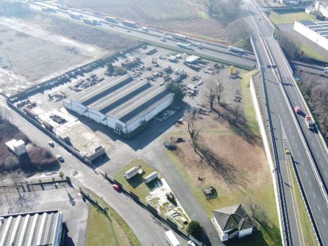 Locale Commerciale in vendita a Guardamiglio, Lombardia