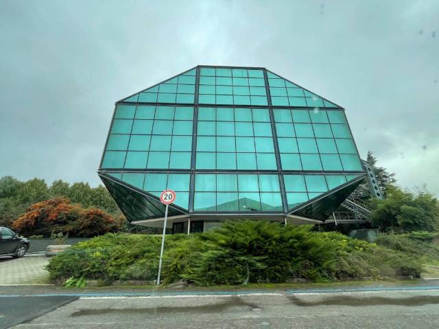 Locale Commerciale in vendita a Guardamiglio, Lombardia