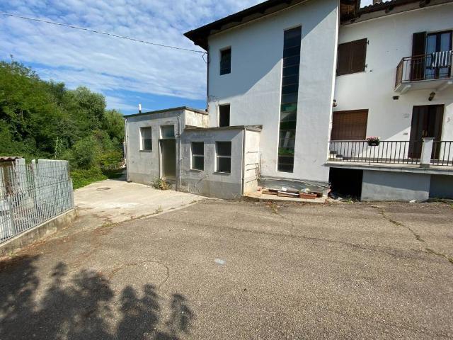 Locale Commerciale in vendita a Piemonte, Cuneo