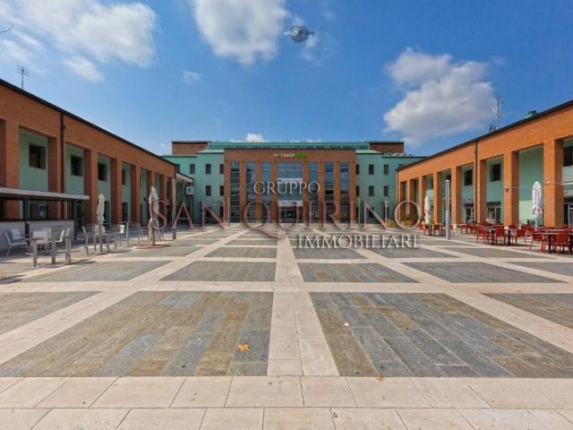 Locale Commerciale in vendita a Bassa Reggiana, Re